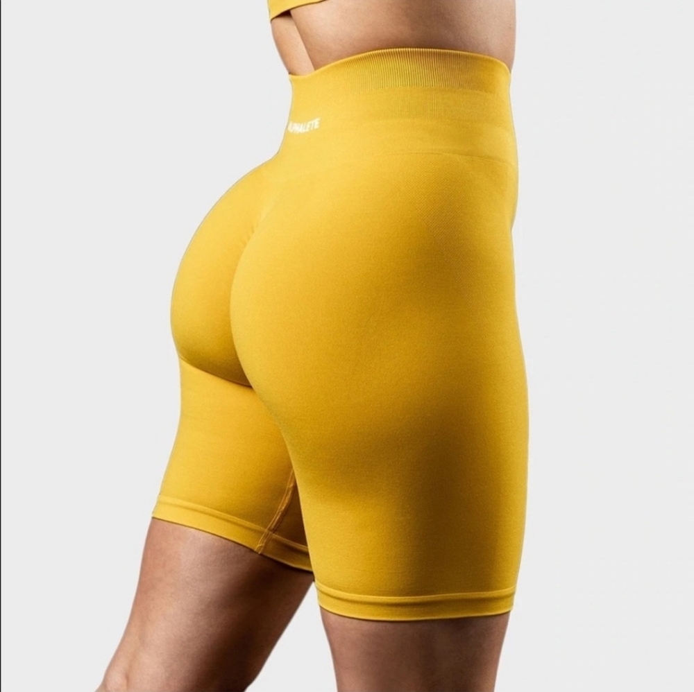 Alphalete Yellow Highrise Biker Shorts Size Medium